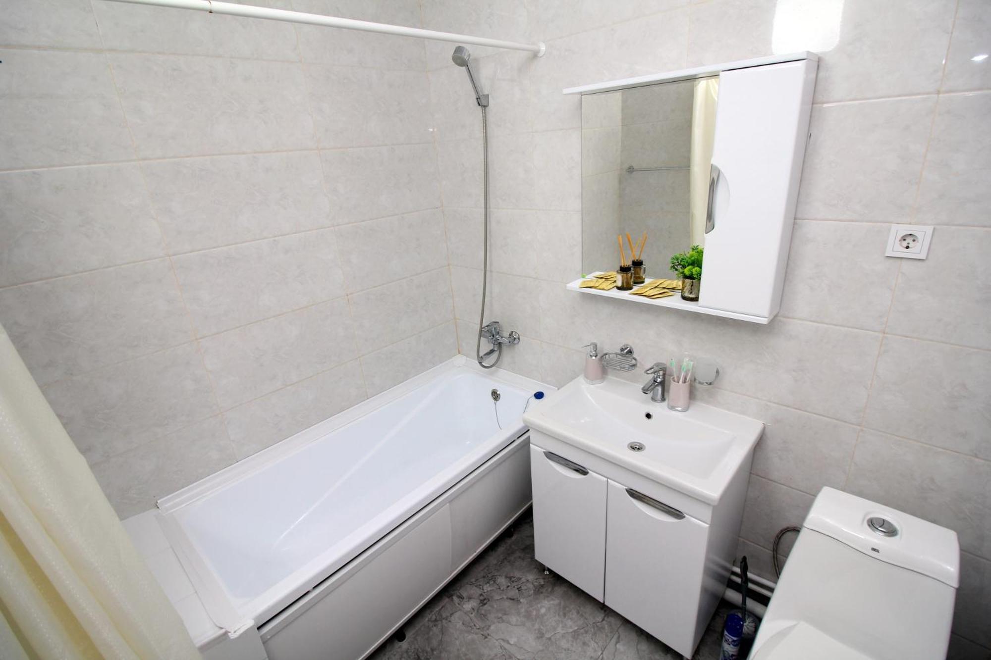 Your Home Away From Home 213 Almaty Esterno foto