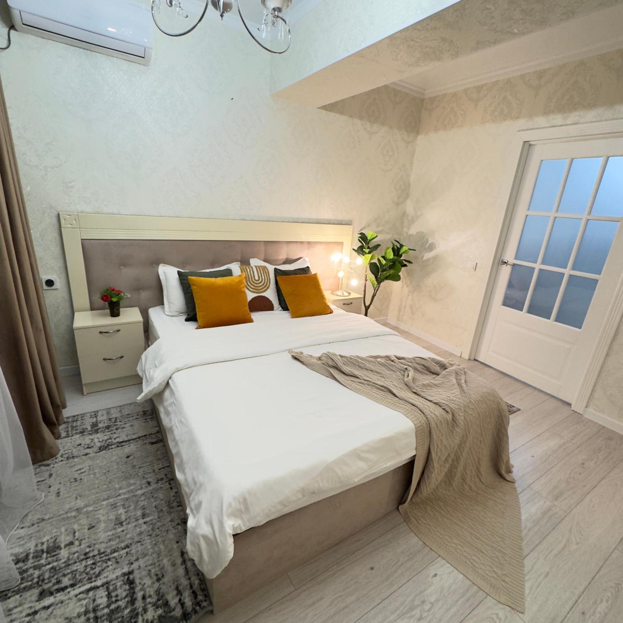 Your Home Away From Home 213 Almaty Esterno foto